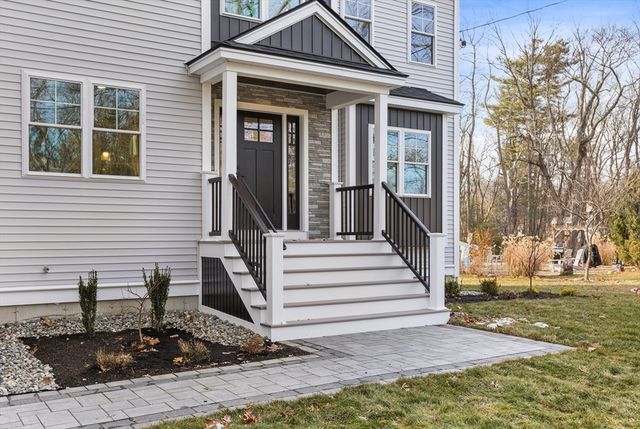 23 County Rd, Burlington, MA 01803