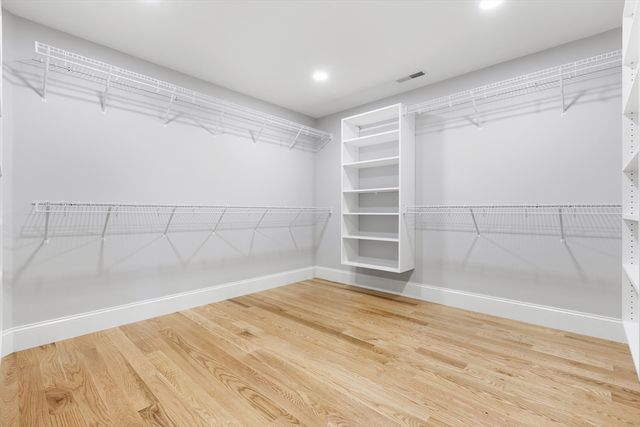 23 County Rd, Burlington, MA 01803