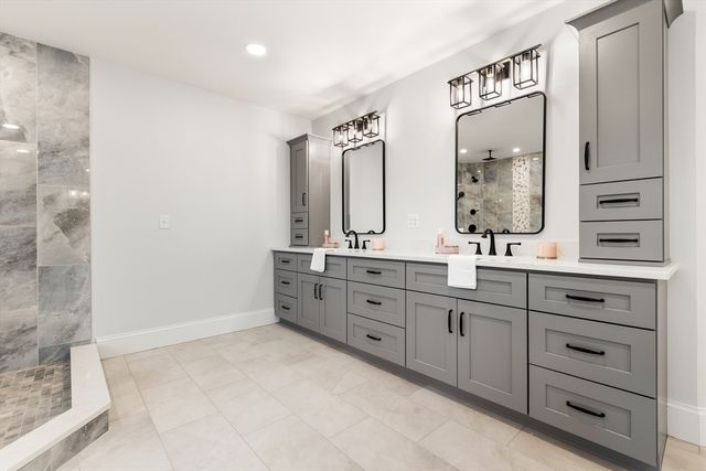 23 County Rd, Burlington, MA 01803