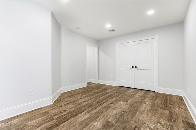 23 County Rd, Burlington, MA 01803