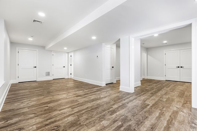 23 County Rd, Burlington, MA 01803