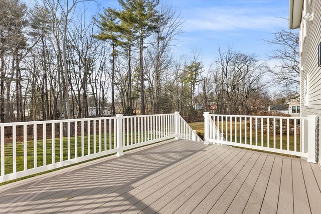 23 County Rd, Burlington, MA 01803