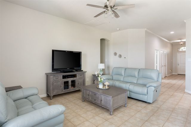 1009 Prairie Heights Drive, Fort Worth, TX 76108