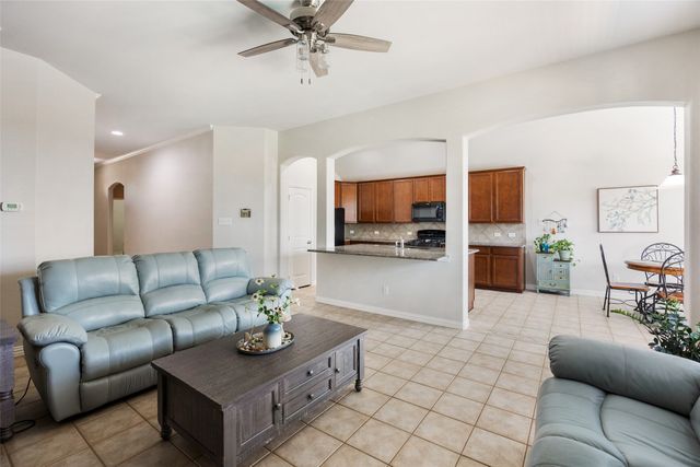 1009 Prairie Heights Drive, Fort Worth, TX 76108