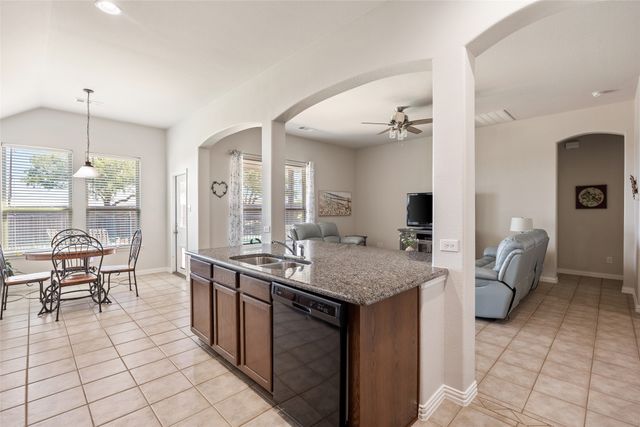 1009 Prairie Heights Drive, Fort Worth, TX 76108