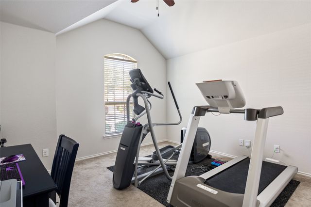 1009 Prairie Heights Drive, Fort Worth, TX 76108