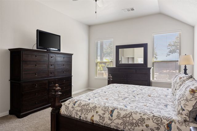 1009 Prairie Heights Drive, Fort Worth, TX 76108