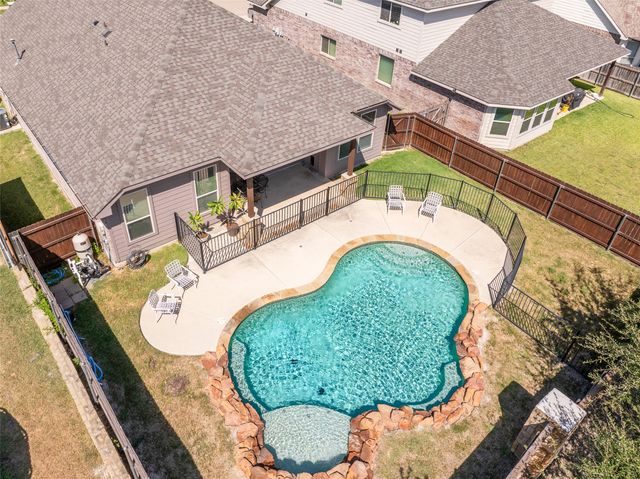 1009 Prairie Heights Drive, Fort Worth, TX 76108