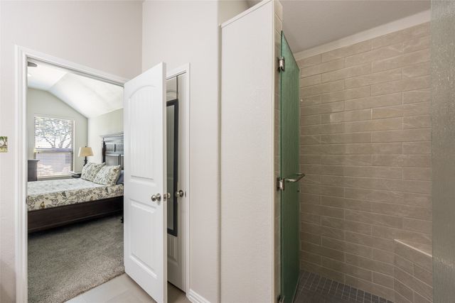 1009 Prairie Heights Drive, Fort Worth, TX 76108