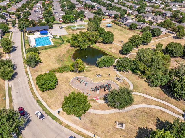 1009 Prairie Heights Drive, Fort Worth, TX 76108