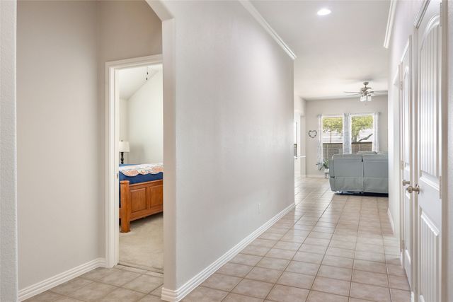 1009 Prairie Heights Drive, Fort Worth, TX 76108
