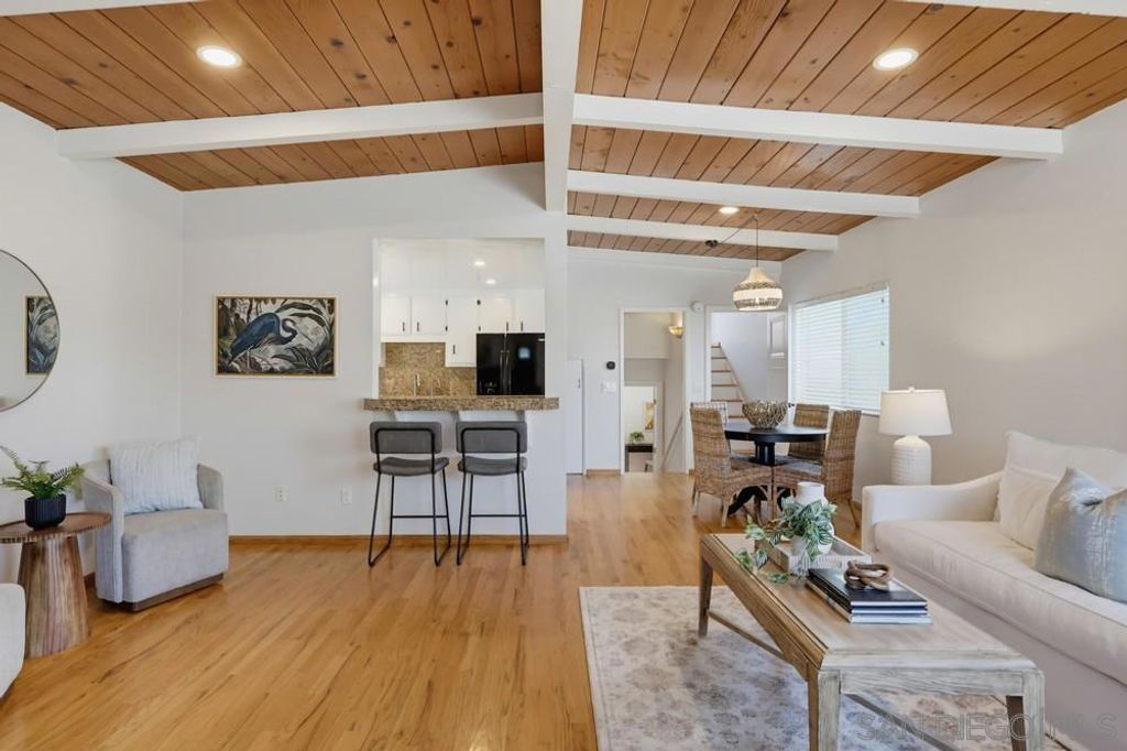 Image 12 of property listing at 4563 Narragansett Avenue, San Diego, CA 92107
