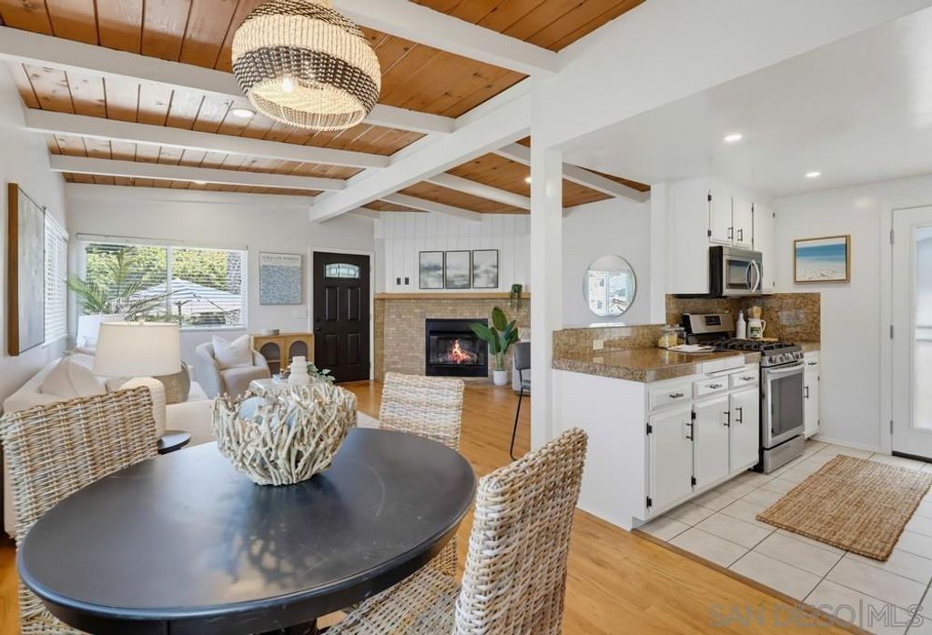 Image 13 of property listing at 4563 Narragansett Avenue, San Diego, CA 92107