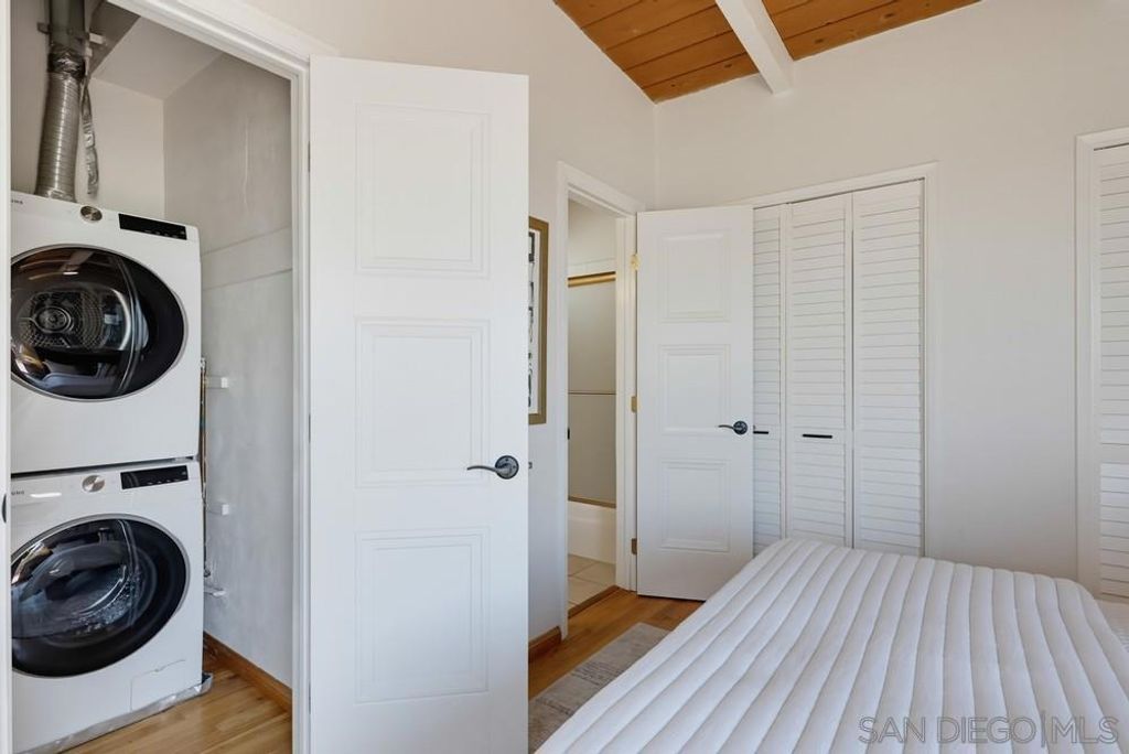 Image 31 of property listing at 4563 Narragansett Avenue, San Diego, CA 92107