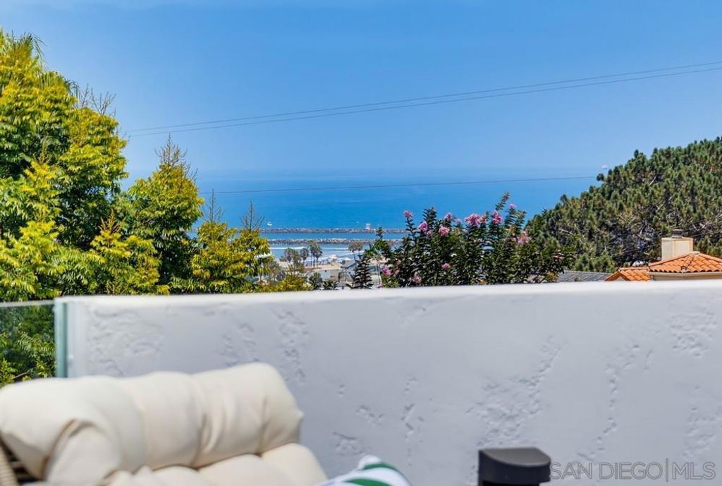 Image 48 of property listing at 4563 Narragansett Avenue, San Diego, CA 92107