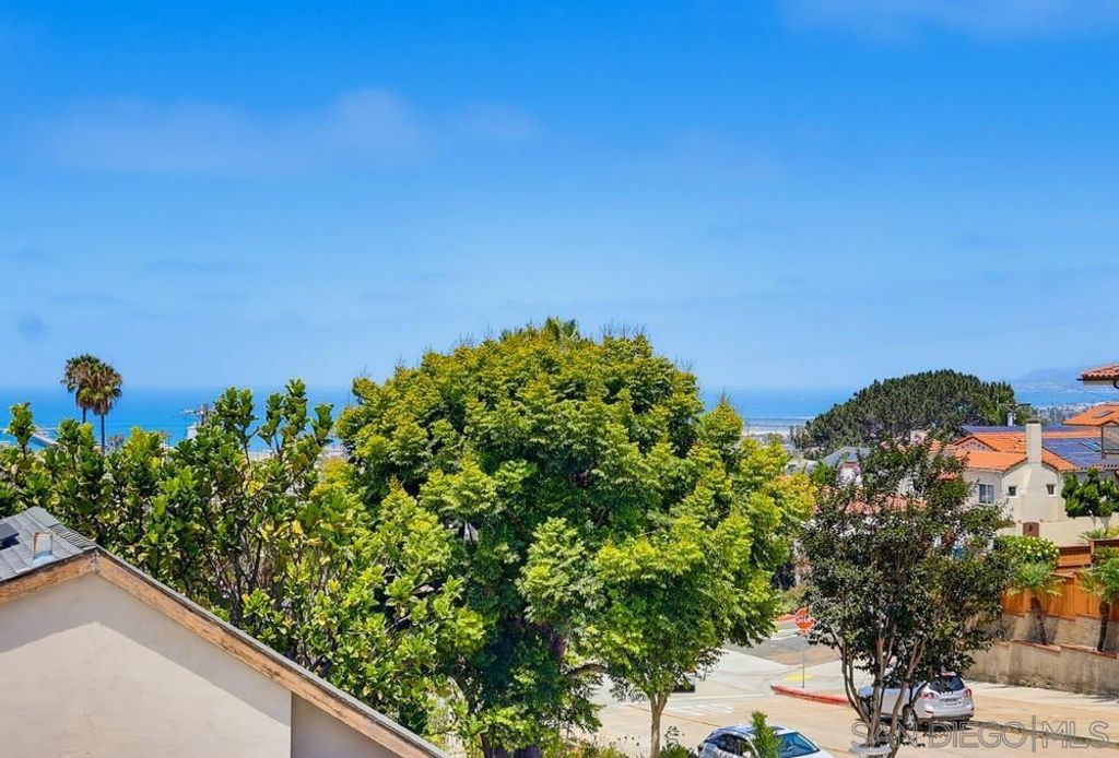 Image 60 of property listing at 4563 Narragansett Avenue, San Diego, CA 92107