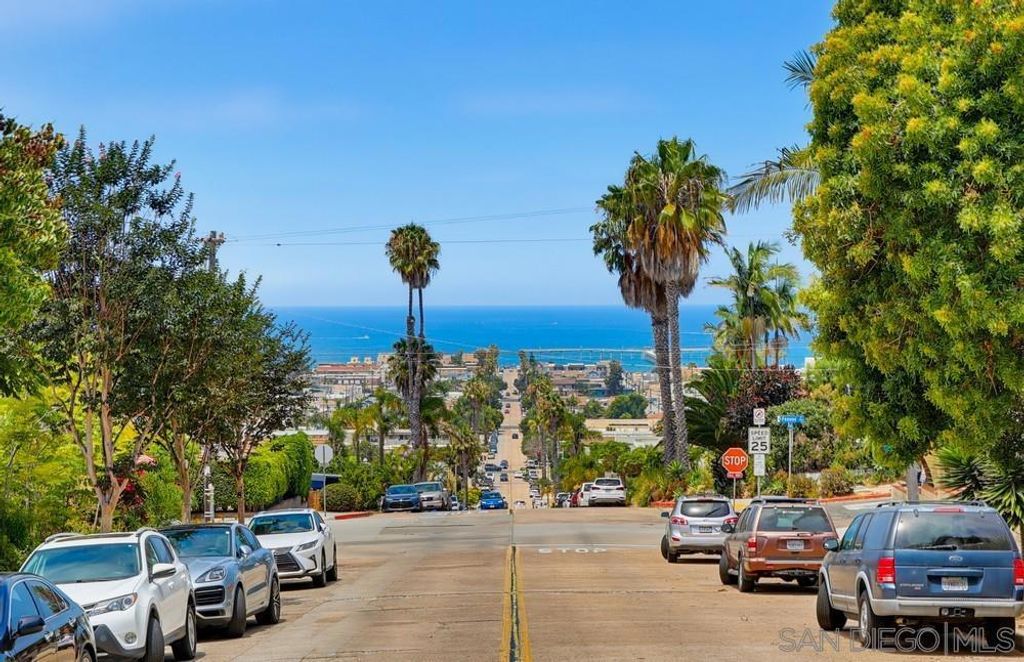 Image 69 of property listing at 4563 Narragansett Avenue, San Diego, CA 92107