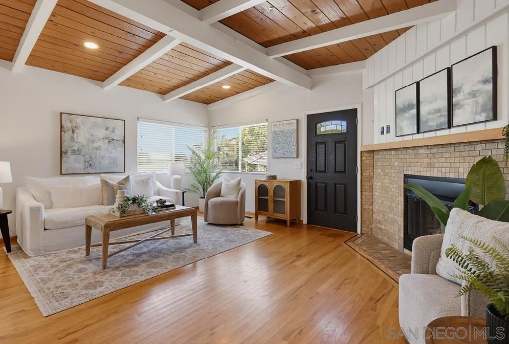 Image 8 of property listing at 4563 Narragansett Avenue, San Diego, CA 92107