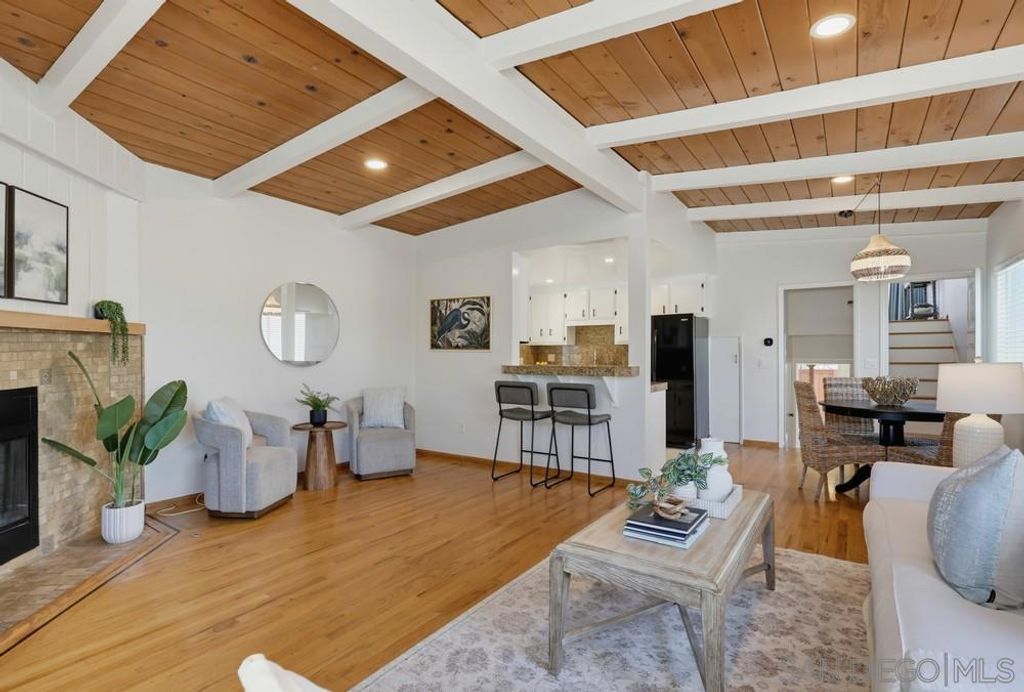 Image 9 of property listing at 4563 Narragansett Avenue, San Diego, CA 92107