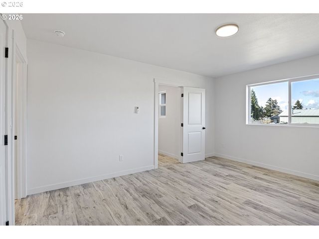 172 ALLISON Ave, Sutherlin, OR 97479