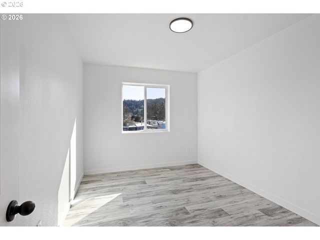 172 ALLISON Ave, Sutherlin, OR 97479