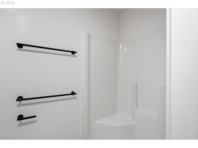 172 ALLISON Ave, Sutherlin, OR 97479