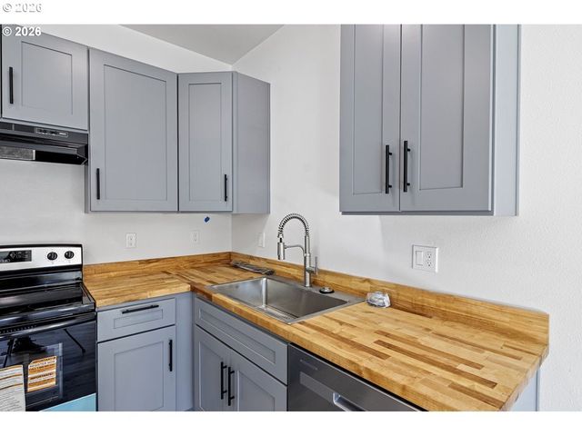 172 ALLISON Ave, Sutherlin, OR 97479