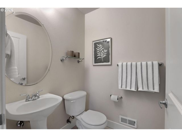 10533 Ne AVERY Way, Hillsboro, OR 97006