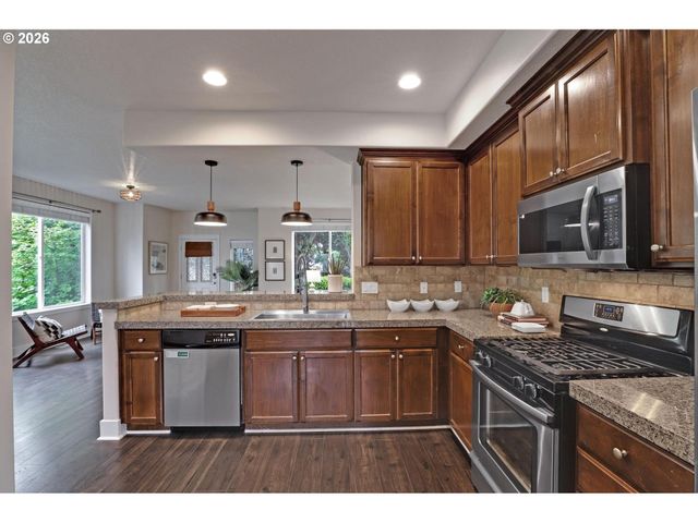 10533 Ne AVERY Way, Hillsboro, OR 97006