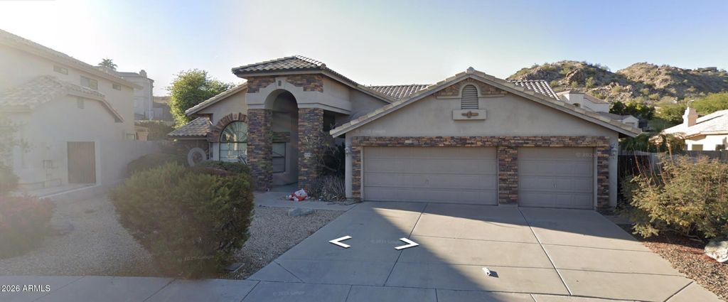 Image 1 of property listing at 15202 S 20TH Place, Phoenix, AZ 85048