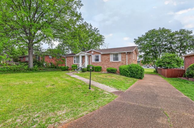 8308 Terry Ln, Hermitage, TN 37076