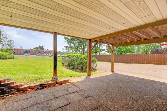8308 Terry Ln, Hermitage, TN 37076