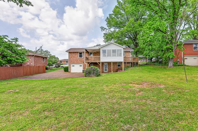 8308 Terry Ln, Hermitage, TN 37076