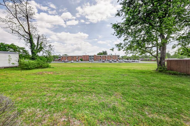 8308 Terry Ln, Hermitage, TN 37076