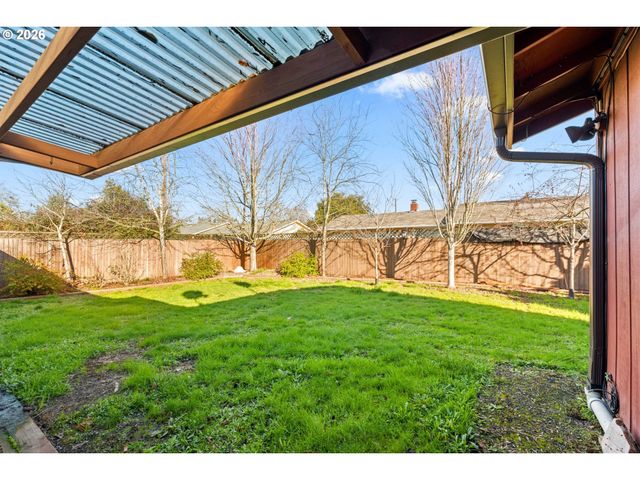 1625 S BERTELSEN Rd, Eugene, OR 97402