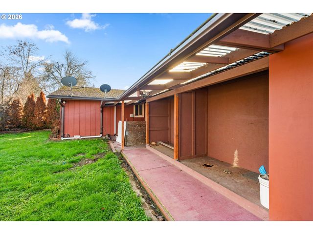 1625 S BERTELSEN Rd, Eugene, OR 97402