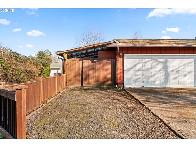 1625 S BERTELSEN Rd, Eugene, OR 97402