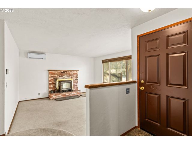 1625 S BERTELSEN Rd, Eugene, OR 97402