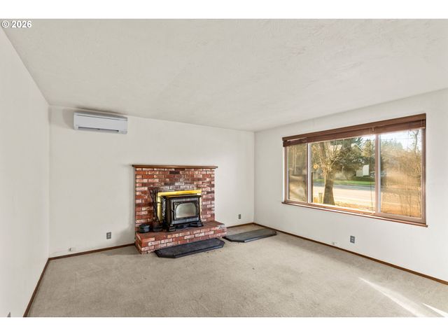 1625 S BERTELSEN Rd, Eugene, OR 97402