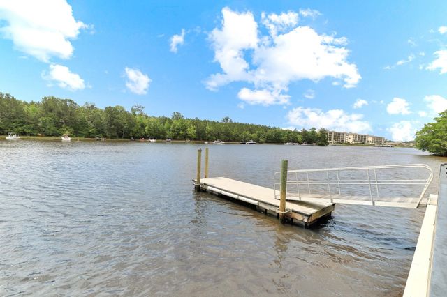 490 Harbour View Dr., Myrtle Beach, SC 29579