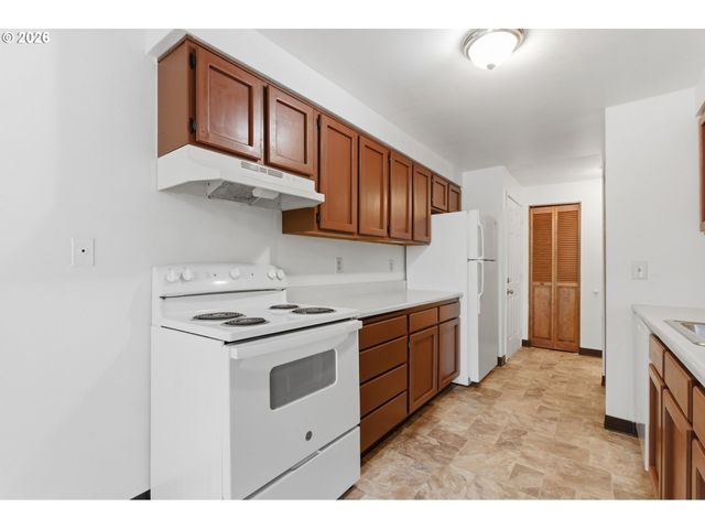 14845 Nw HUNTERS Dr, Beaverton, OR 97006