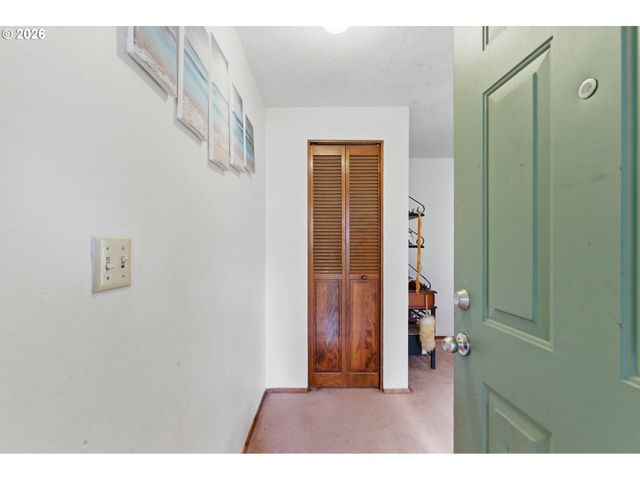 14845 Nw HUNTERS Dr, Beaverton, OR 97006