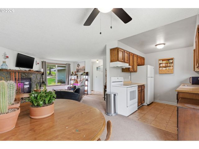 14845 Nw HUNTERS Dr, Beaverton, OR 97006
