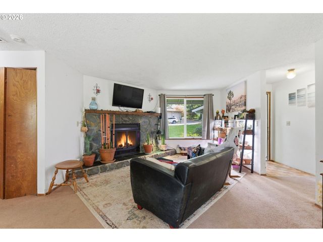 14845 Nw HUNTERS Dr, Beaverton, OR 97006