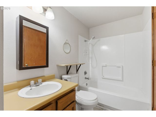 14845 Nw HUNTERS Dr, Beaverton, OR 97006
