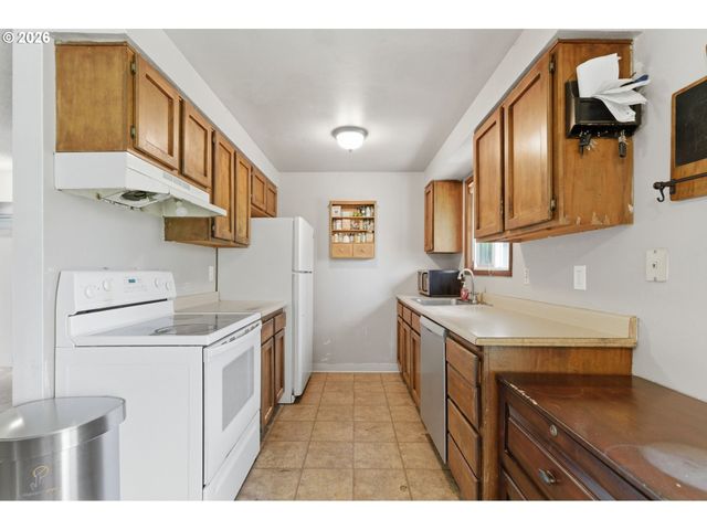 14845 Nw HUNTERS Dr, Beaverton, OR 97006