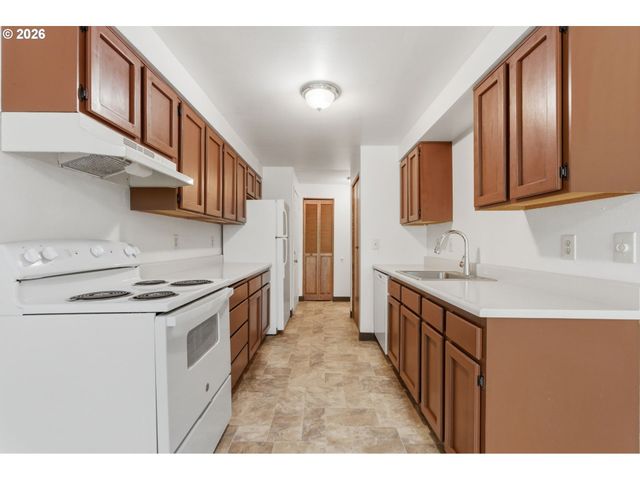 14845 Nw HUNTERS Dr, Beaverton, OR 97006