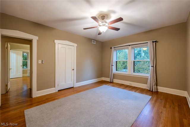 2472 Overlook Road, Cleveland Heights, OH 44106