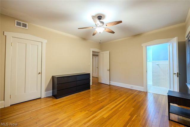 2472 Overlook Road, Cleveland Heights, OH 44106