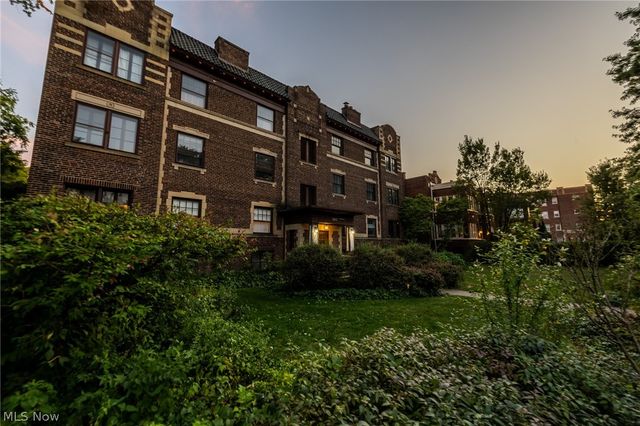 2472 Overlook Road, Cleveland Heights, OH 44106